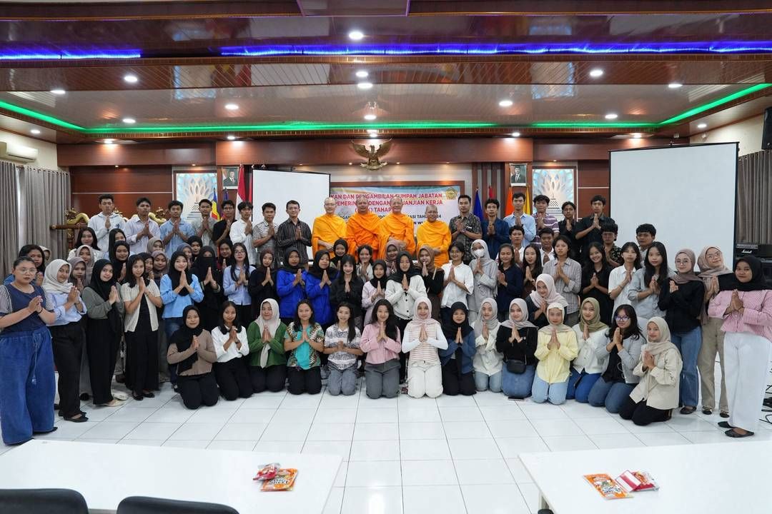 สันติสุขจากสมาธิ: พระสงฆ์ไทยเยือนวิทยาลัยราเดนวิจายา อินโดนีเซีย เน้น 'Inner Peace' สำหรับเยาวชน