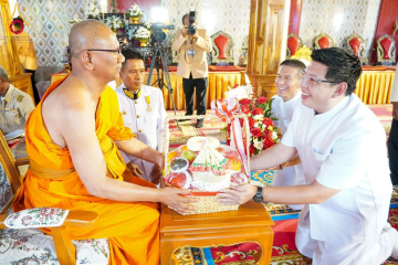 ศิษย์วัดพระธรรมกาย น้อมกราบถวายมุทิตาสักการะแด่ ประธานสหภาพพระธรรมทูตไทยในทวีปยุโรป (ส.ธ.ย.)  วันที่ 30 กรกฎาคม พ.ศ. 2567