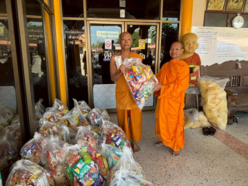 โครงการธรรมยาตรา ปีที่ 14 ส่งมอบอาหารตักบาตรแก่เครือข่าย บวร จ.นครปฐม 29 แห่ง