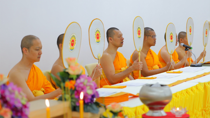 วัดพระธรรมกายแคนซัส จัดพิธีถวายกองบุญการศึกษา