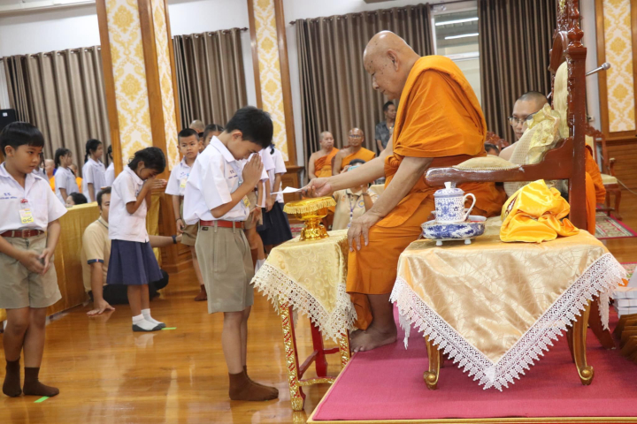 พระธรรมรัตนาภรณ์ มอบทุนการศึกษาแก่พระสงฆ์ นักเรียน นักศึกษา
