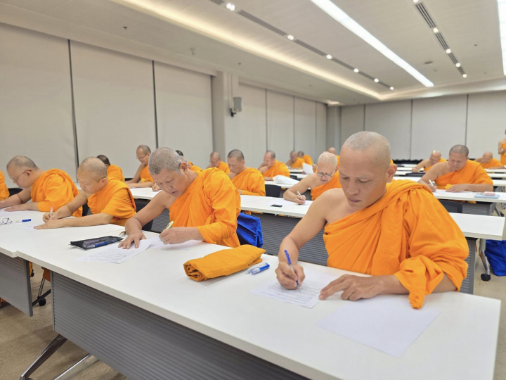 นักศึกษาบาลี สอบวัดระดับความรู้ประจำสัปดาห์