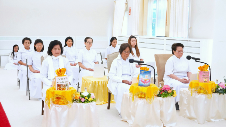 วัดพระธรรมกายฟลอริดา จัดพิธีทอดผ้าป่าบำรุงวัด