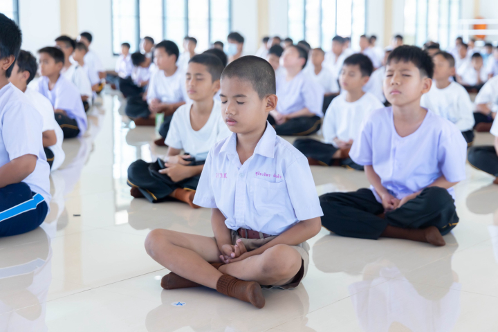ศูนย์อบรมเยาวชนบางปะหัน จัดอบรมศีลธรรม โรงเรียนวัดบ้านสร้าง