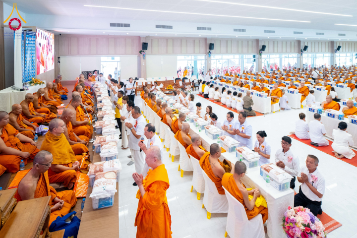 The 175th necessity offering ceremony to 323 temples in the four southern provinces of Thailand