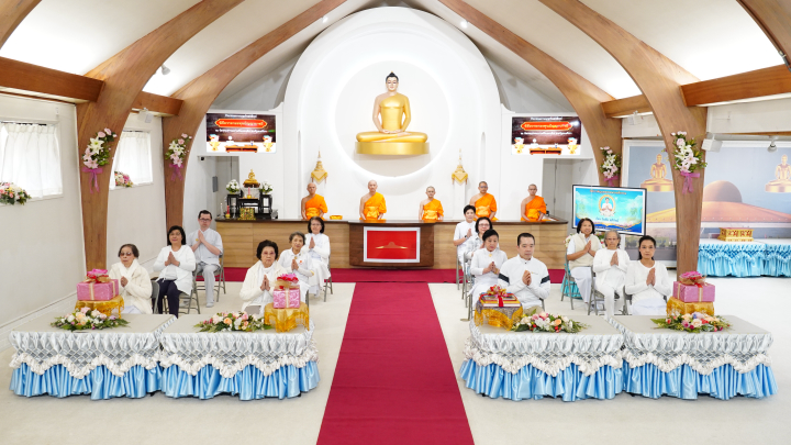 วัดพระธรรมกายซีแอตเติล จัดพิธีถวายกองบุญปัญญาบารมี