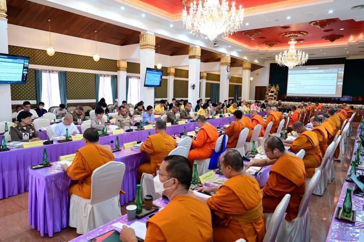 พระพรหมบัณฑิต–องคมนตรี ร่วมประชุมขับเคลื่อนโครงการ “สืบสานงานพ่อ ต่อยอดทุนเล่าเรียนหลวงสำหรับพระสงฆ์ไทย” เตรียมจัดกิจกรรมใหญ่ 2–4 ก.ค. ณ พุทธมณฑล