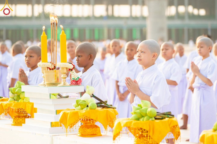วัดพระธรรมกาย จัดพิธีบรรพชาสามเณรภาคฤดูร้อน ประจำปี 2568