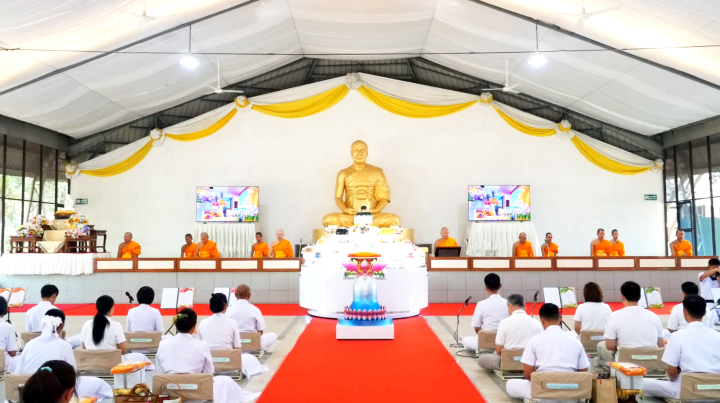 ธุดงคสถานล้านนา จัดพิธีทอดผ้าป่าสนับสนุนโครงการบรรพชาสามเณรลูกแก้วล้านนา