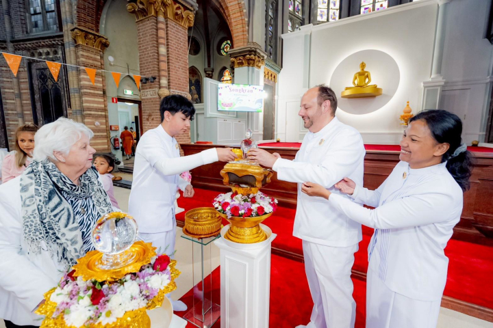 วัดพระธรรมกายเนเธอร์แลนด์ จัดงานเทศกาลสงกรานต์