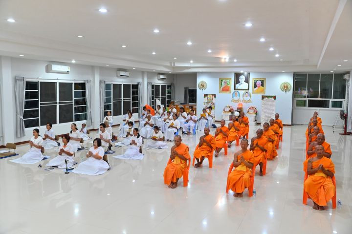 ศูนย์ปฏิบัติธรรมพนมสารคาม จัดปฏิบัติธรรมโครงการหมู่บ้านรักษาศีล 5