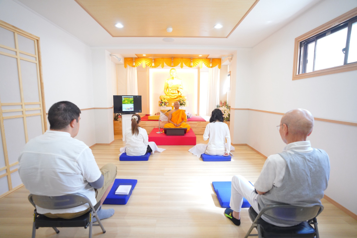 วัดพระธรรมกายโอซาก้า จัดปฏิบัติธรรมชาวญี่ปุ่น