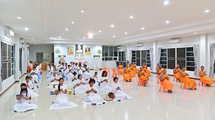 ศูนย์ปฏิบัติธรรมพนมสารคาม จัดปฏิบัติธรรมประจำสัปดาห์โครงการหมู่บ้านรักษาศีล 5