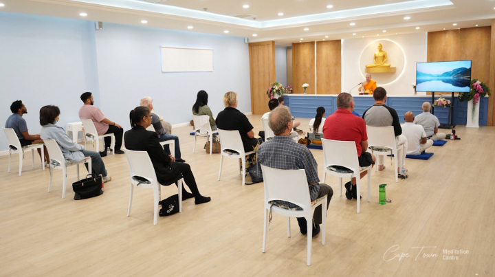 วัดพุทธเคปทาวน์ จัดคลาสสมาธิชาวท้องถิ่น