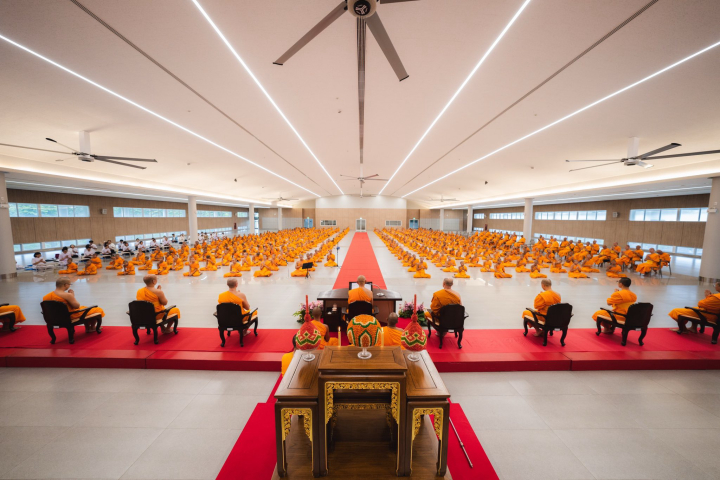 พิธีปฐมนิเทศเปิดเรียนพระปริยัติธรรม ณ ค่ายจองแชมป์ วัดพระธรรมกาย