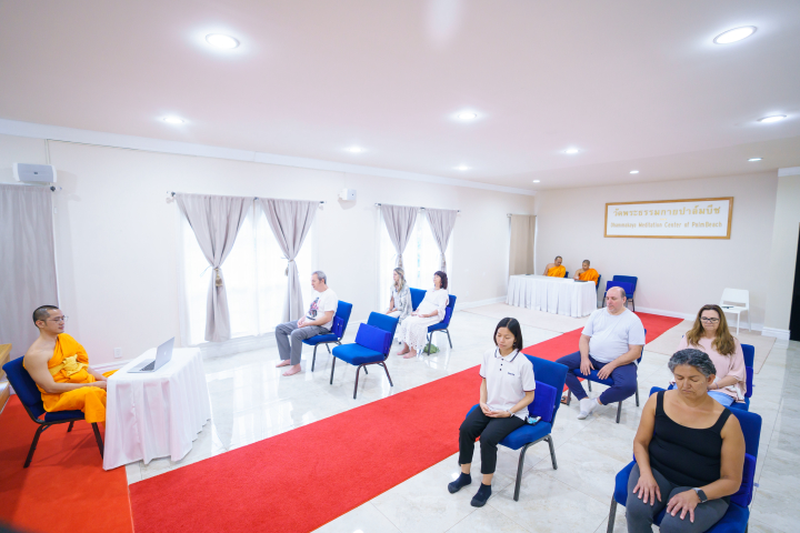 วัดพระธรรมกายปาล์มบีช จัดปฏิบัติธรรมชาวท้องถิ่น