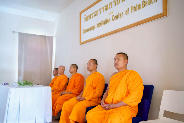 วัดพระธรรมกายปาล์มบีช จัดปฏิบัติธรรมสำหรับชาวท้องถิ่น
