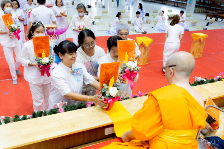 ศูนย์ปฏิบัติธรรมสมุทรปราการ จัดพิธีทอดผ้าป่าสนับสนุนโครงการอุปสมบทหมู่รุ่นเข้าพรรษา