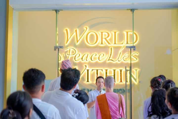 คณะครูและผู้นำชุมชนจากประเทศเนปาล มาเยือนวัดพระธรรมกาย