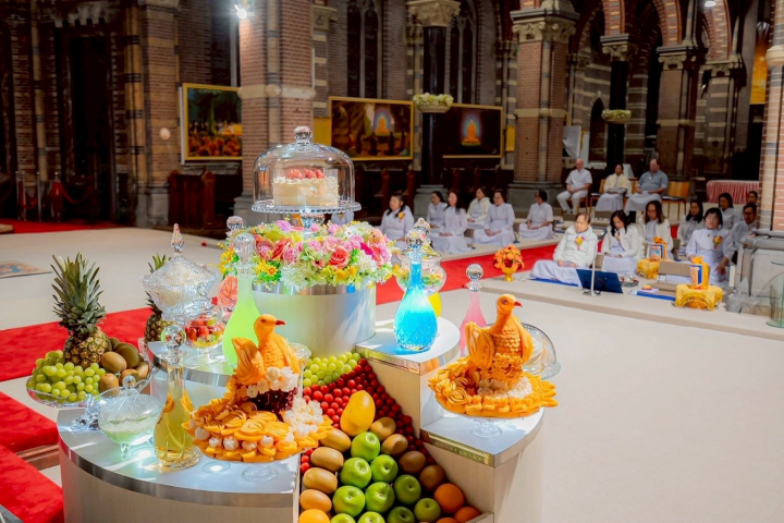 วัดพระธรรมกายเนเธอร์แลนด์ จัดงานบุญบูชาข้าวพระ