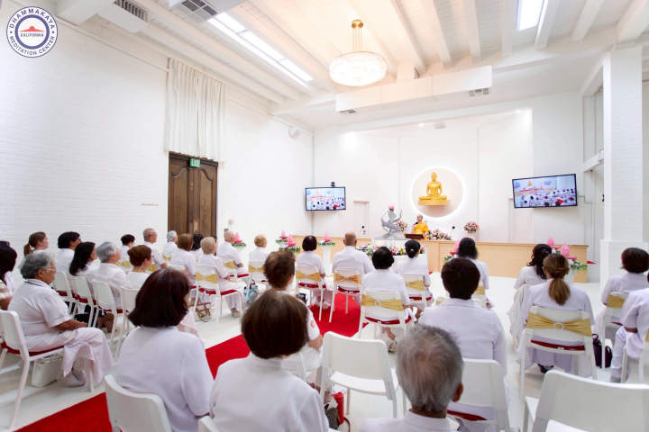 วัดพระธรรมกายแคลิฟอร์เนีย จัดพิธีจุดเทียนใจไฟนิรันดร์อนันตชัย