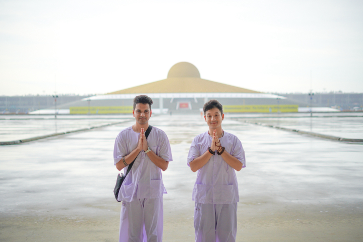 นักศึกษาชาวเนปาลและอินเดีย มาเยี่ยมชมวัดพระธรรมกาย