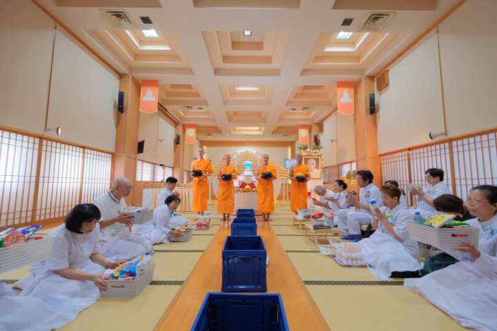 วัดพระธรรมกายคานากาว่า จัดพิธีบูชาข้าวพระ และวันครูผู้ค้นพบวิชชาธรรมกาย