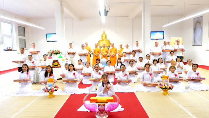 วัดพุทธนอร์ดไรน์-เวสท์ฟาเรน จัดพิธีบูชาข้าวพระ และพิธีบูชาครูผู้ค้นพบวิชชาธรรมกาย