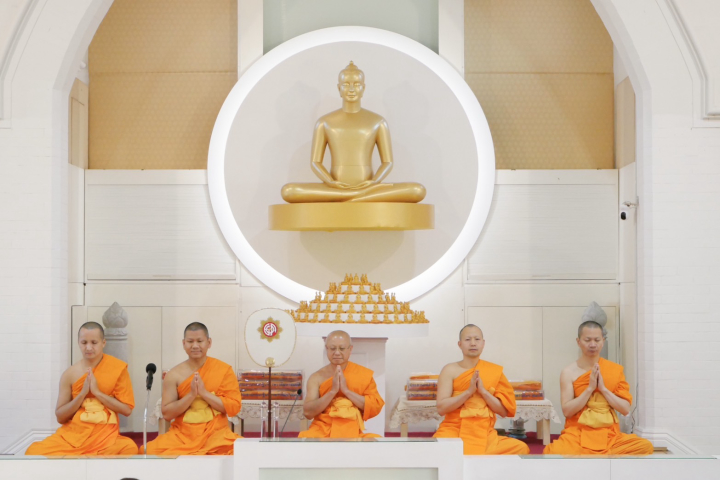วัดมัชฌิมาราม ลีดส์ จัดพิธีทอดผ้าป่า ณ วัดพระธรรมกายแมนเชสเตอร์