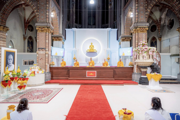 วัดพระธรรมกายเนเธอร์แลนด์ จัดงานบุญบูชาข้าวพระ