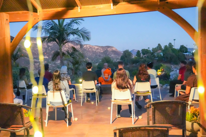 วัดภาวนาซานดิเอโก จัดโครงการ Moonlight Meditation