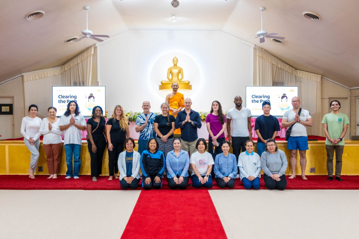 วัดพระธรรมกายเท็กซัส จัดคลาสสมาธิแก่ชาวท้องถิ่น