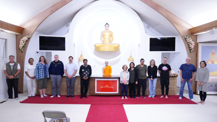 วัดพระธรรมกายซีแอตเติล จัดปฏิบัติธรรมแก่ชาวท้องถิ่น