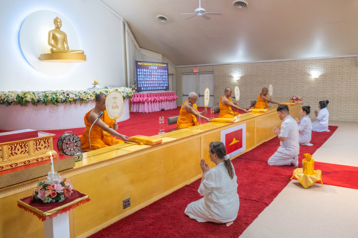 วัดพระธรรมกายเท็กซัส จัดงานบุญวันอาทิตย์