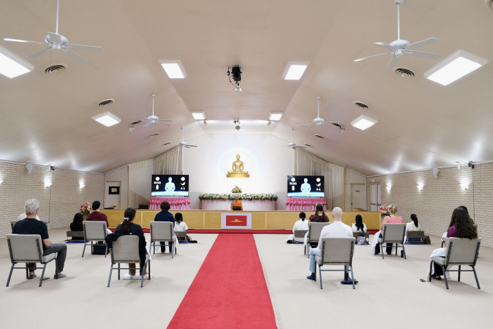 วัดพระธรรมกายเท็กซัส จัดคลาสสมาธิสำหรับชาวท้องถิ่น