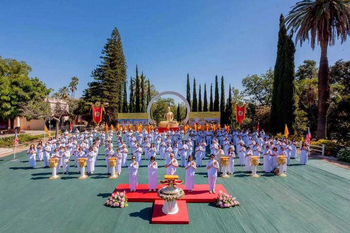 วัดพระธรรมกายแคลิฟอร์เนีย จัดพิธีทอดกฐินบรมจักรพรรดิ สร้างอุโบสถ 82 ปี หลวงพ่อธัมมชโย  