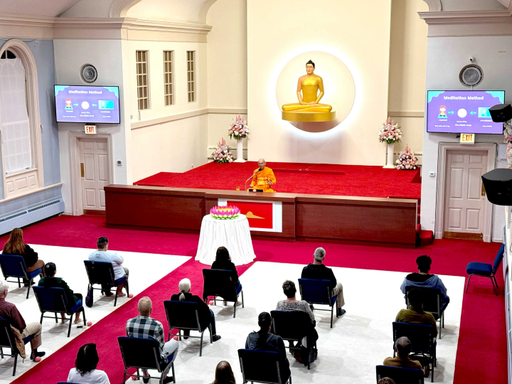 วัดพระธรรมกายชิคาโก จัดกิจกรรม Moonlight Meditation