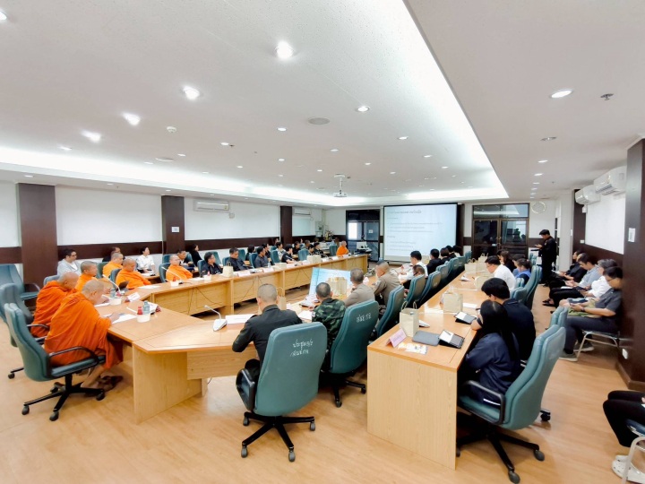 จังหวัดกาญจนบุรี จัดประชุมเตรียมความพร้อมงานตักบาตรพระ 10,000 รูป ประจำปี 2568