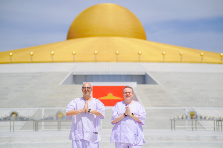 ชาวอังกฤษ มาเยี่ยมชมวัดพระธรรมกาย