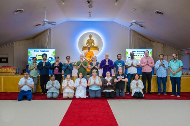 วัดพระธรรมกายเท็กซัส จัดคลาสสมาธิประจำสัปดาห์