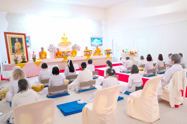 วัดพระธรรมกายสตอกโฮล์ม จัดงานบุญบูชาข้าวพระ