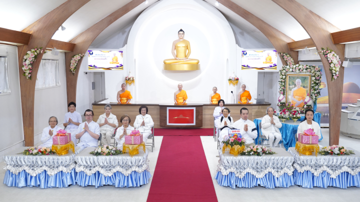 วัดพระธรรมกายซีแอตเติล จัดพิธีมุทิตาอายุวัฒนมงคล 85 ปี หลวงพ่อทัตตชีโว