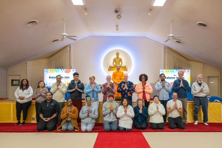 วัดพระธรรมกายเท็กซัส จัดคลาสสมาธิแก่ชาวท้องถิ่น