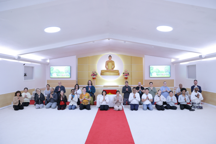 วัดพระธรรมกายจอร์เจีย จัดกิจกรรมนั่งสมาธิสำหรับชาวท้องถิ่น