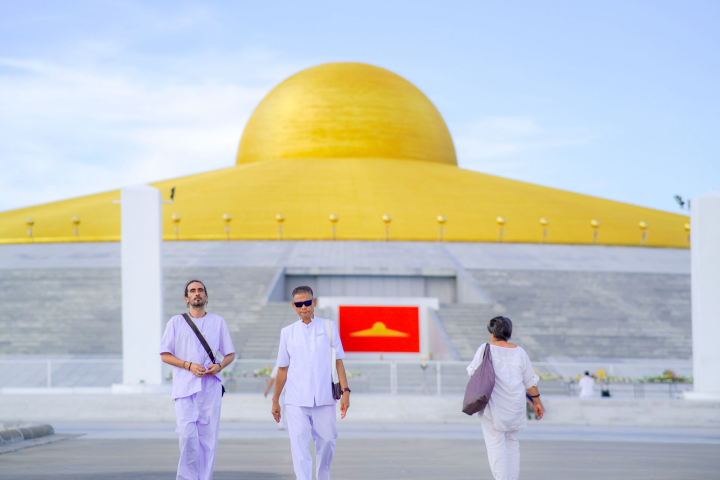 สถาปนิกชาวสเปน เดินทางมาเยี่ยมวัดพระธรรมกาย