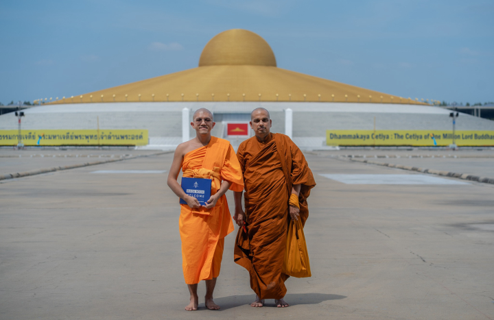 พระอาจารย์จากประเทศศรีลังกา เดินทางมาเยี่ยมชมวัดพระธรรมกาย