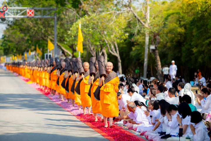 พิธีต้อนรับพระธรรมยาตราโครงการธรรมยาตราเส้นทางพระผู้ปราบมารปีที่ 14 จาก โรงเรียนสามัคคีราษฎร์บำรุง – วัดพระธรรมกาย 