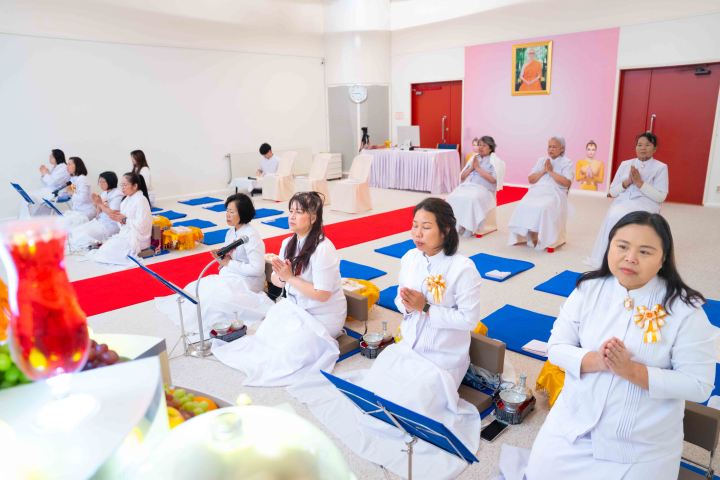 วัดพระธรรมกายสตอกโฮล์ม จัดงานบุญบูชาข้าวพระ