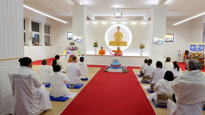 วัดพุทธนอร์ดไรน์ เวสท์ฟาเลน จัดงานบุญบูชาข้าวพระ