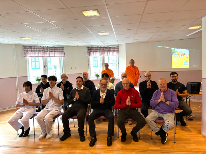 วัดพระธรรมกายบูโรส จัดปฏิบัติธรรมแก่ชาวท้องถิ่น ณ เมือง Landskrona